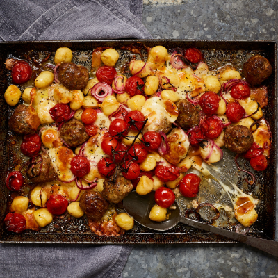 crispy-baked-gnocchi-with-meatballs-scamorza-and-rosemary
